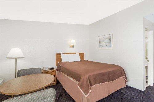 Howard Johnson by Wyndham Vero Beach / Downtown - image 18