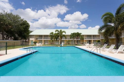Howard Johnson by Wyndham Vero Beach / Downtown - image 22