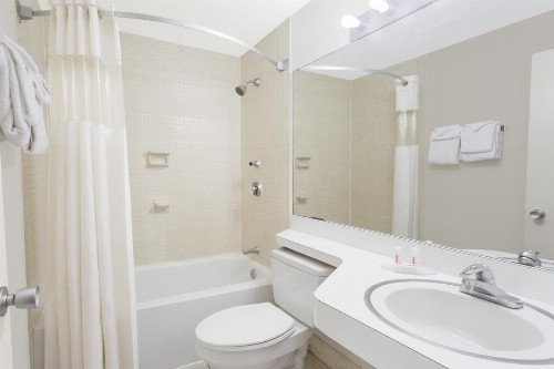 Howard Johnson by Wyndham Vero Beach / Downtown - image 27