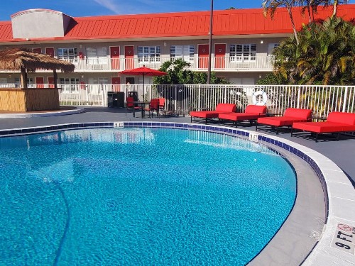 Vero Beach Inn & Suites Vero Beach I-95 - image 13