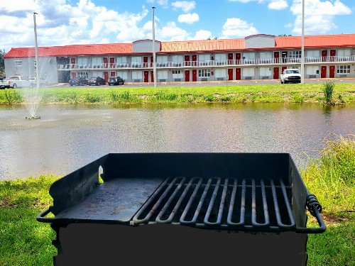 Vero Beach Inn & Suites Vero Beach I-95 - image 23