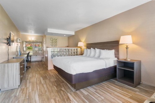 Vero Beach Inn & Suites Vero Beach I-95 - image 50