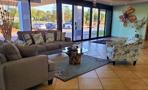 Vero Beach Inn & Suites Vero Beach I-95 - image 8