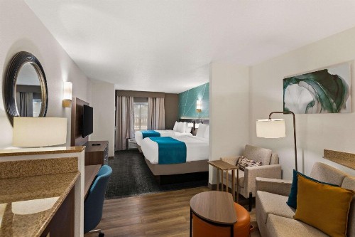 Comfort Suites Vero Beach I-95 - image 13