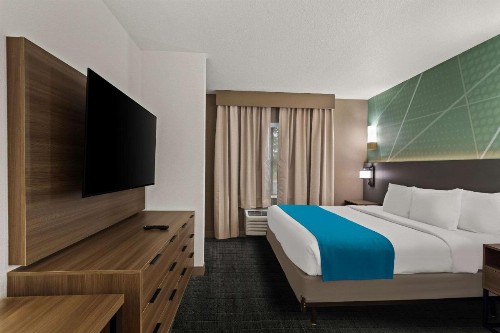 Comfort Suites Vero Beach I-95 - image 15