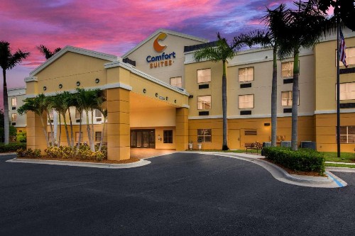 Comfort Suites Vero Beach I-95 - image 28