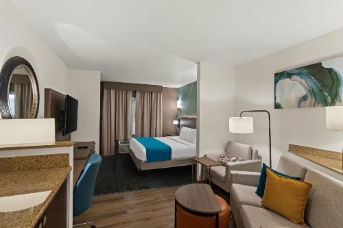 Comfort Suites Vero Beach I-95 - image 35