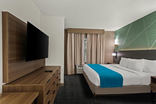 Comfort Suites Vero Beach I-95 - image 36