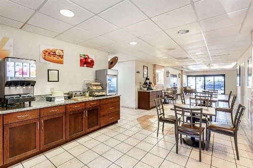 Econo Lodge Vero Beach - Downtown - image 12