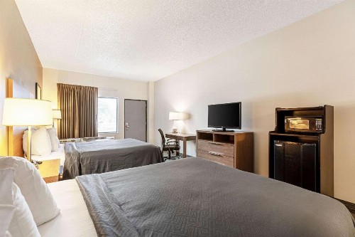 Econo Lodge Vero Beach - Downtown - image 13