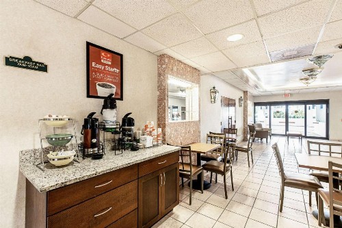Econo Lodge Vero Beach - Downtown - image 24