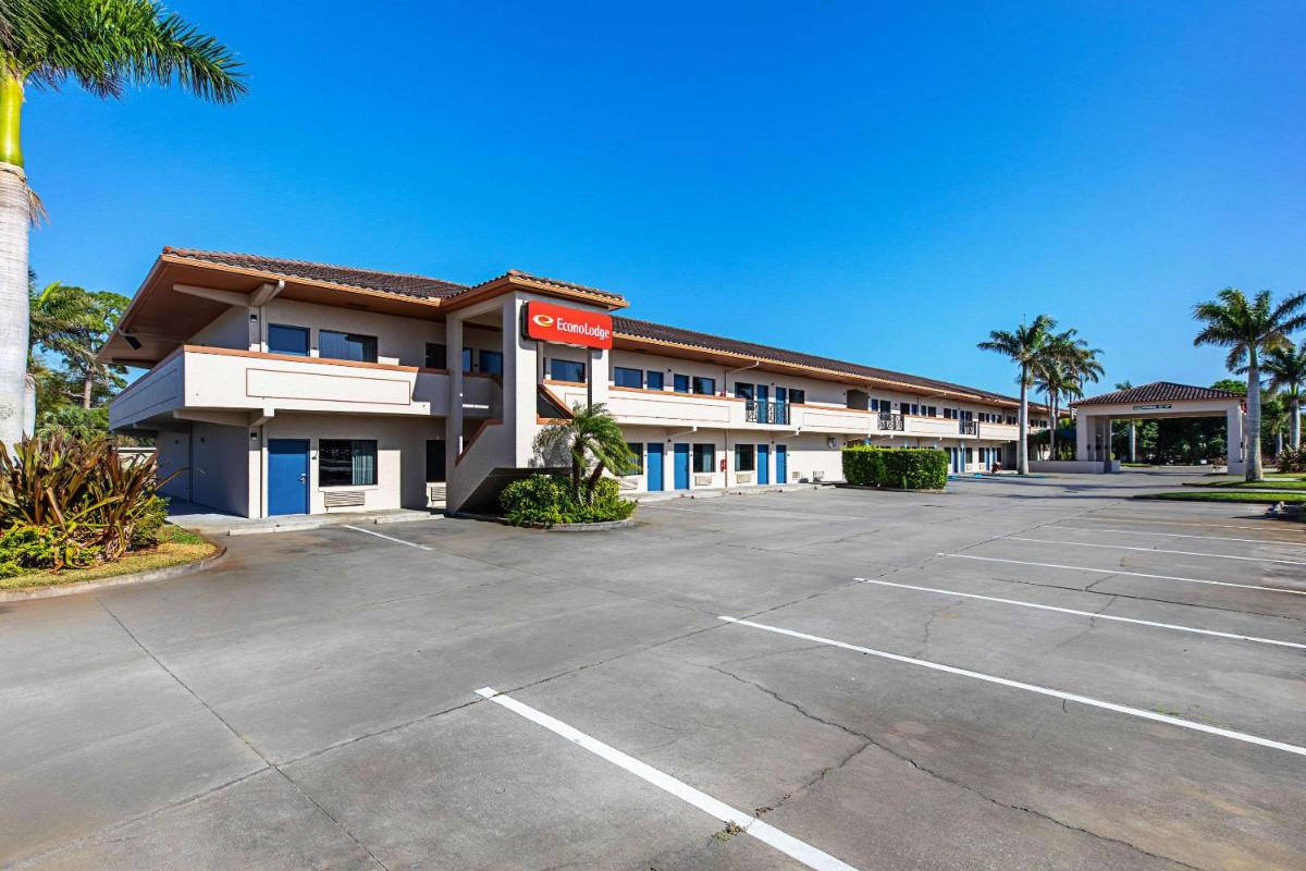 Econo Lodge Vero Beach - Downtown - image 3