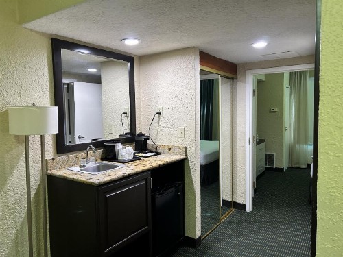 Country Inn & Suites by Radisson Vero Beach-I-95 FL - image 26