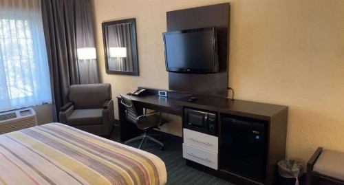 Country Inn & Suites by Radisson Vero Beach-I-95 FL - image 4