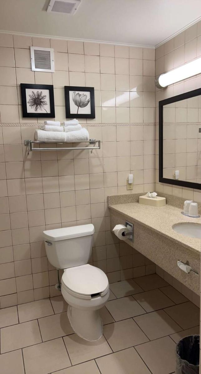 Country Inn & Suites by Radisson Vero Beach-I-95 FL - image 5