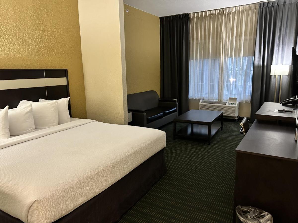 Country Inn & Suites by Radisson Vero Beach-I-95 FL - image 6