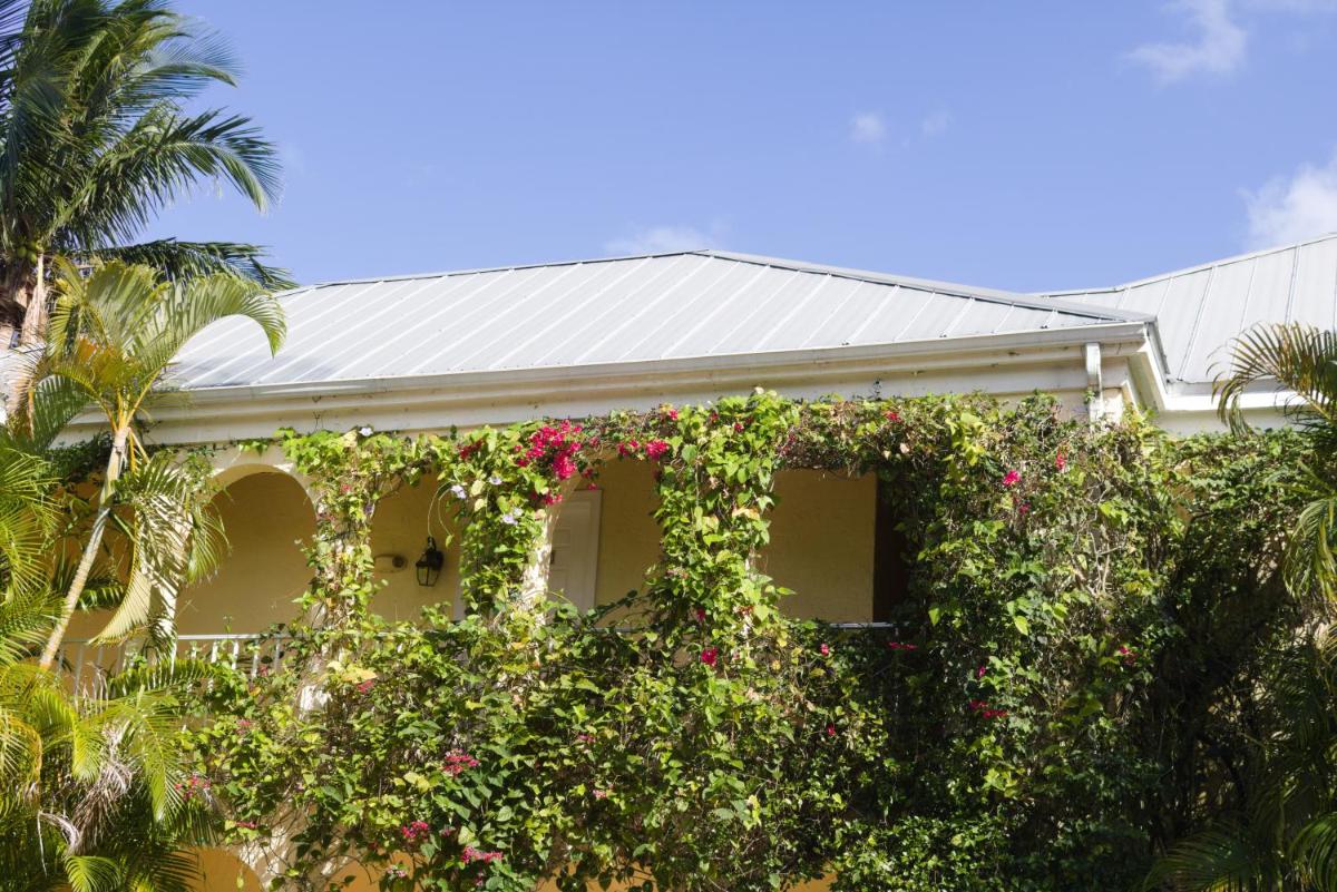 The Caribbean Court Boutique Hotel - image 2