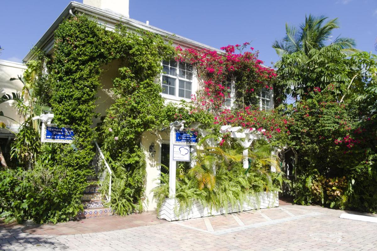 The Caribbean Court Boutique Hotel - image 5