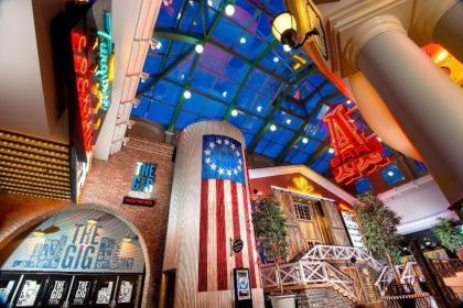 TURNING STONE RESORT AND CASINO