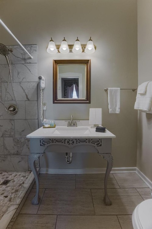Cedar Grove Mansion Inn & Restaurant - image 27