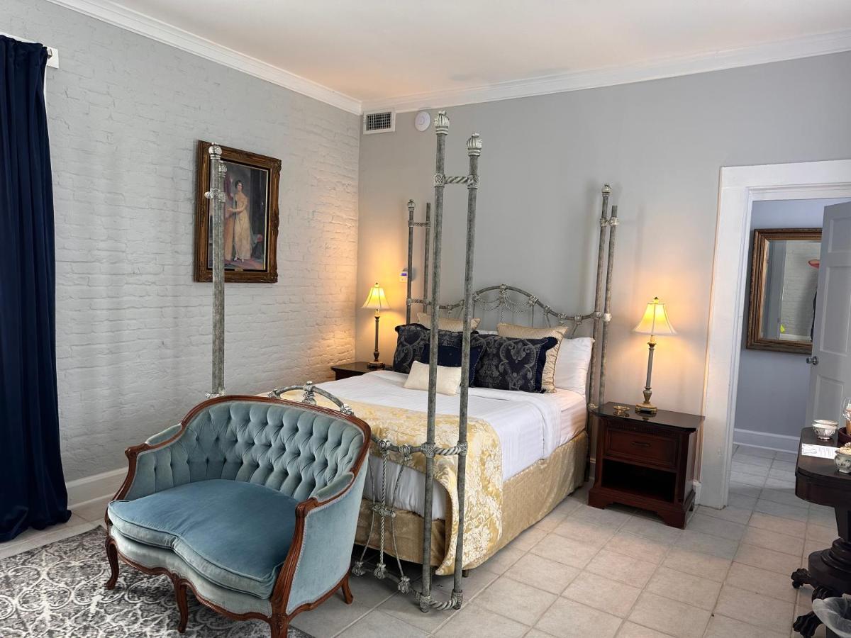 Cedar Grove Mansion Inn & Restaurant - image 4