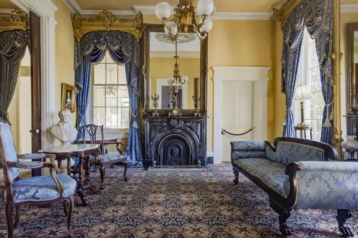 Cedar Grove Mansion Inn & Restaurant - image 7