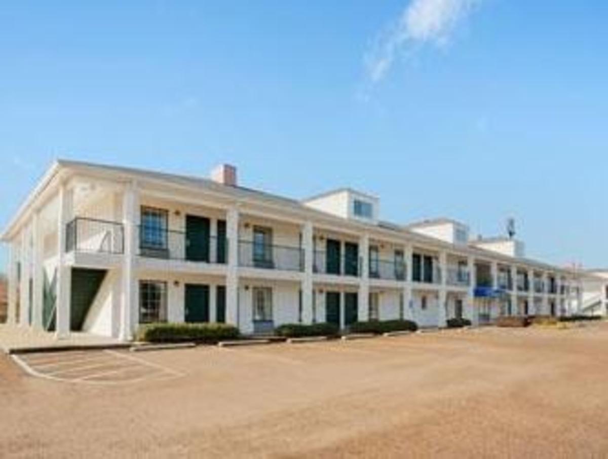 Quality Inn Vicksburg - image 3