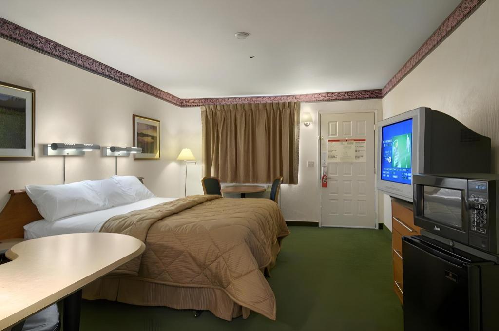 Mariposa Inn - image 3