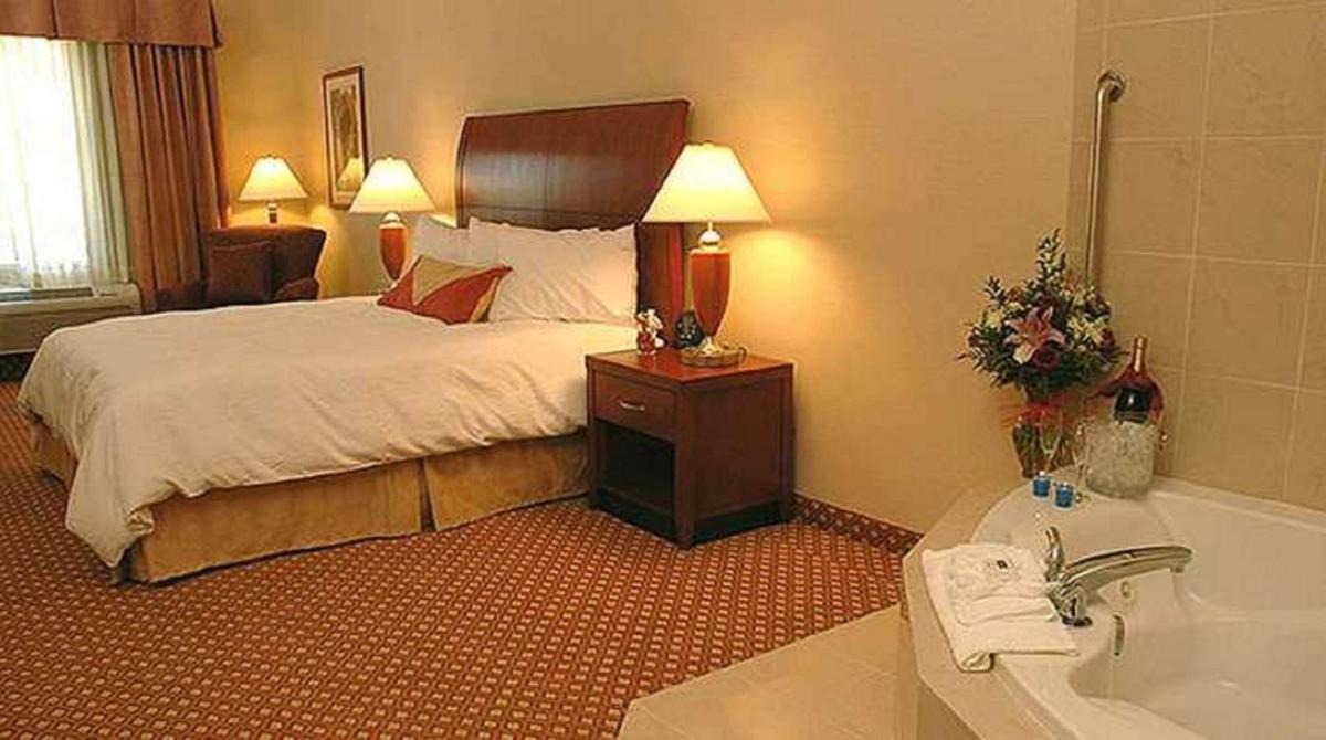 Hilton Garden Inn Victorville - image 2