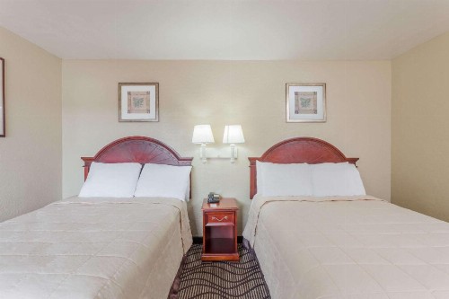 Travelodge by Wyndham Victorville - image 6