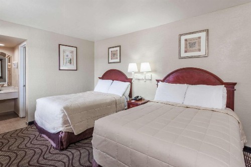 Travelodge by Wyndham Victorville - image 9