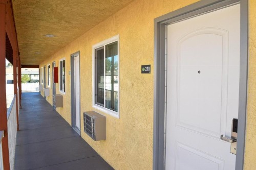 Mojave Inn - image 13