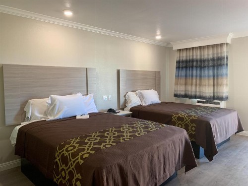 Mojave Inn - image 27