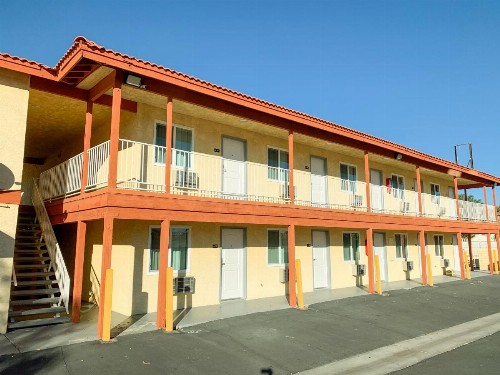 Mojave Inn - image 37