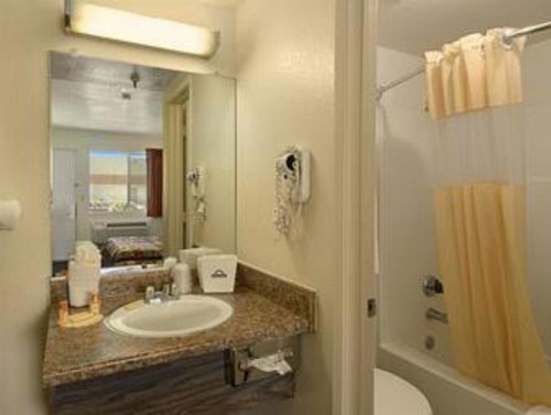 Park Avenue Inn & Suites