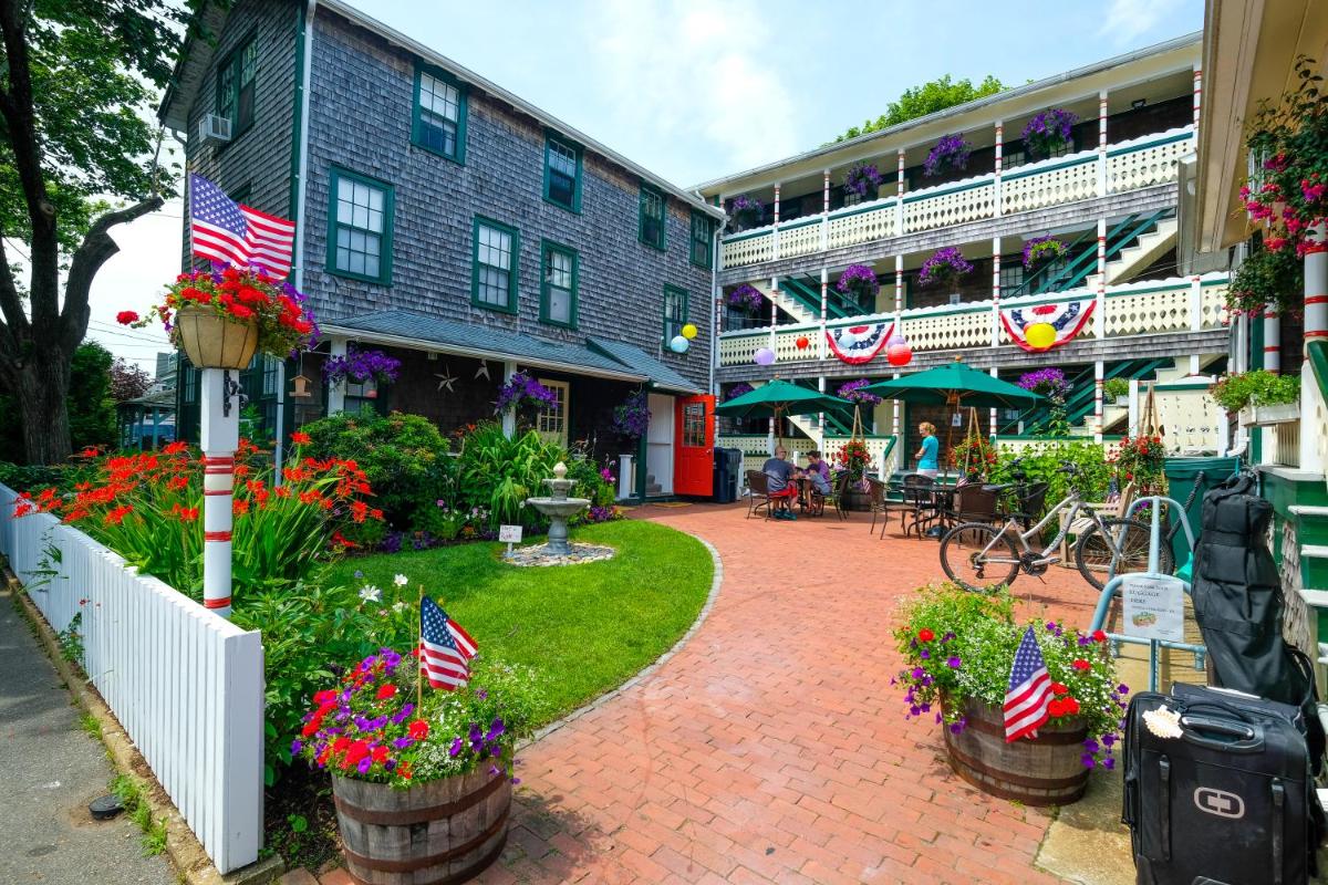 Pequot Hotel - image 5
