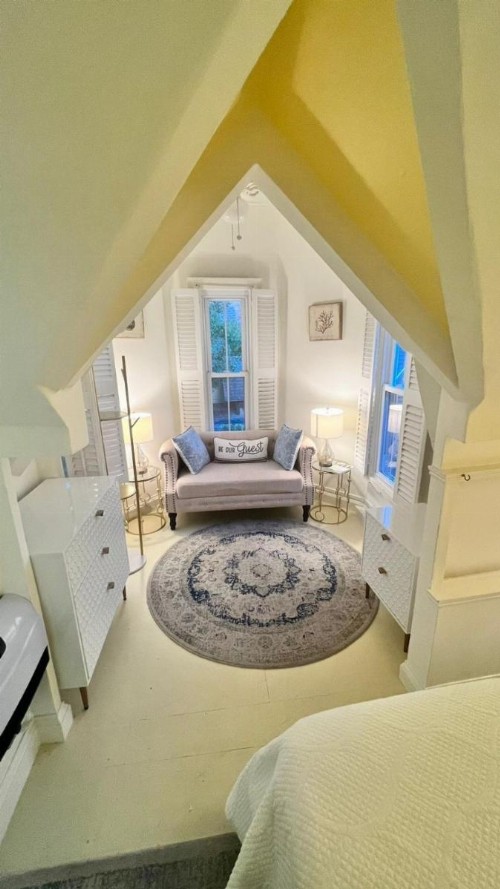 Narragansett House - image 17