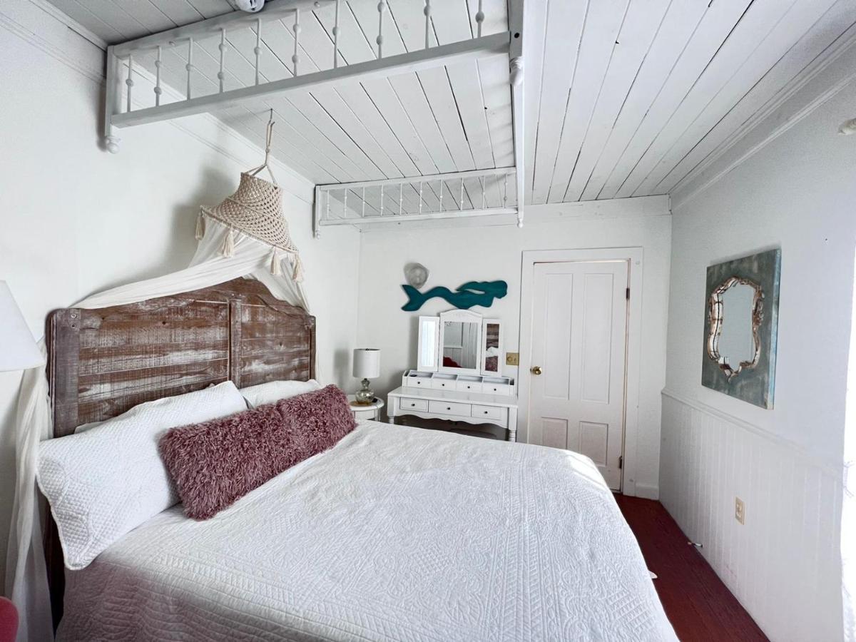 Narragansett House - image 5