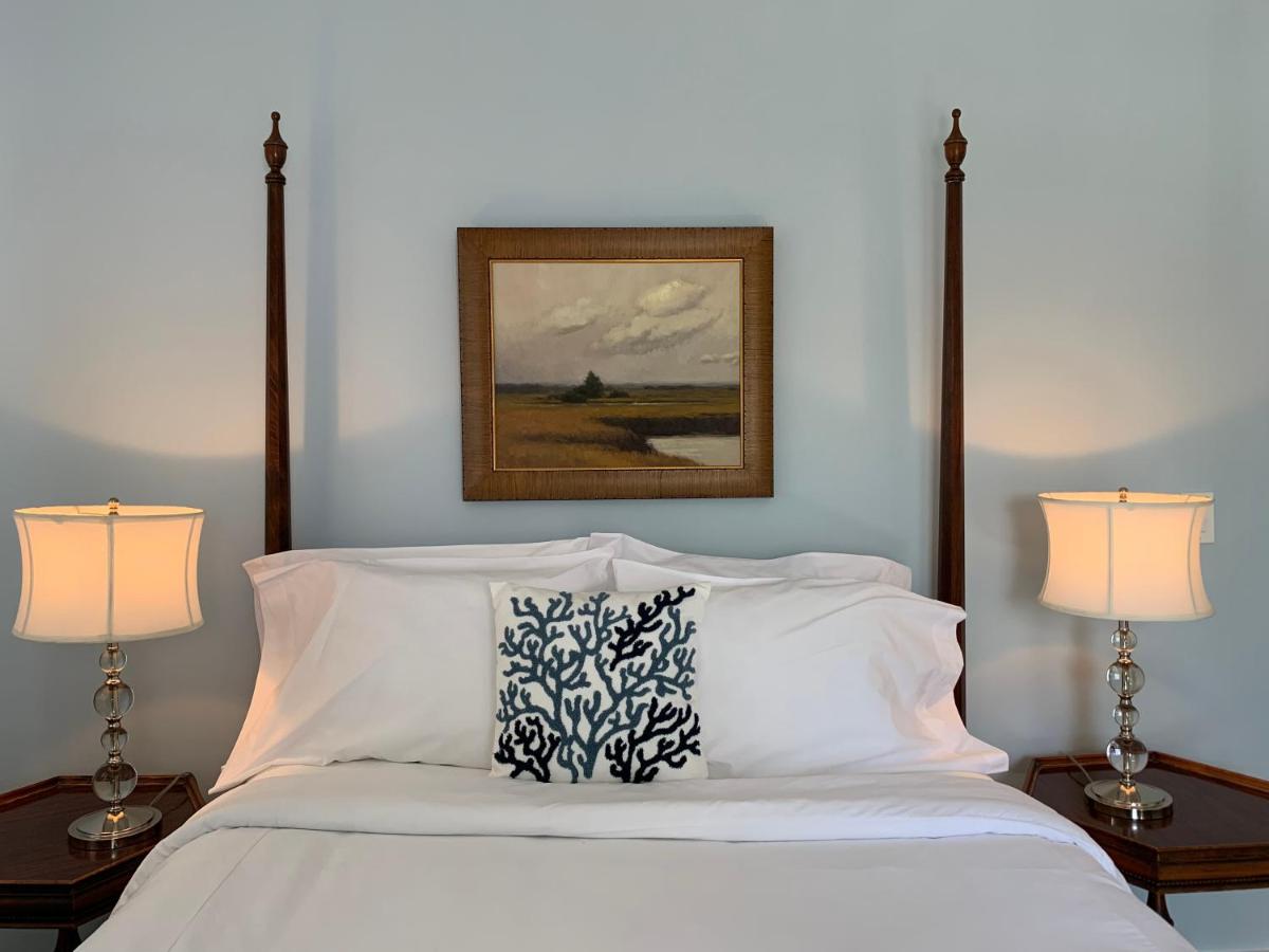 The Oak Bluffs Inn - image 3