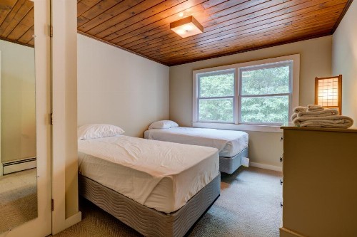 Vineyard Artist's Haven - image 3