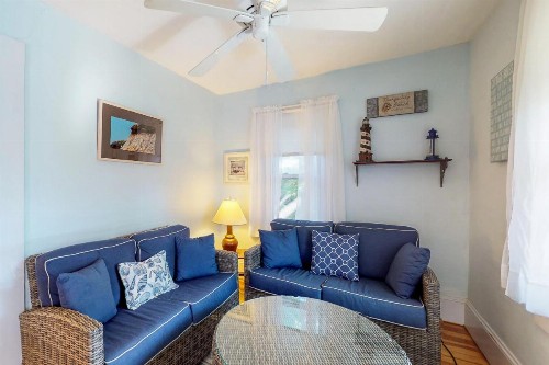 Vineyard Haven - image 6