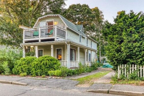 Oak Bluffs Cottage