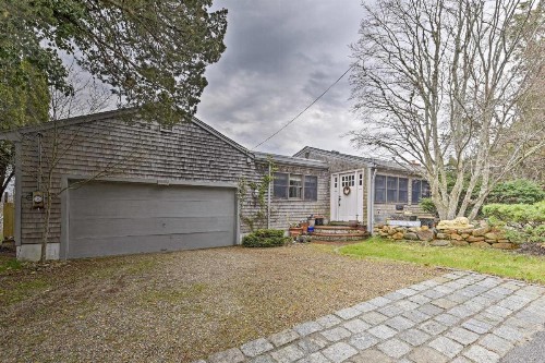 Waterfront Vineyard Haven Home near Main Street! - image 7