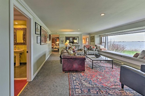 Waterfront Vineyard Haven Home near Main Street! - image 9