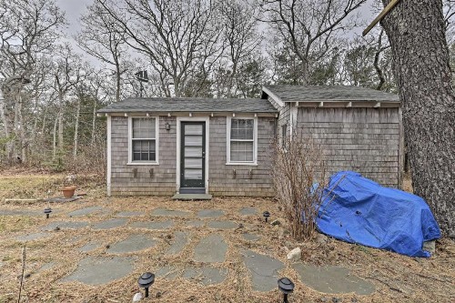 Cozy Cottage on Marthas Vineyard Less Than 1 Mi to Beaches - image 6