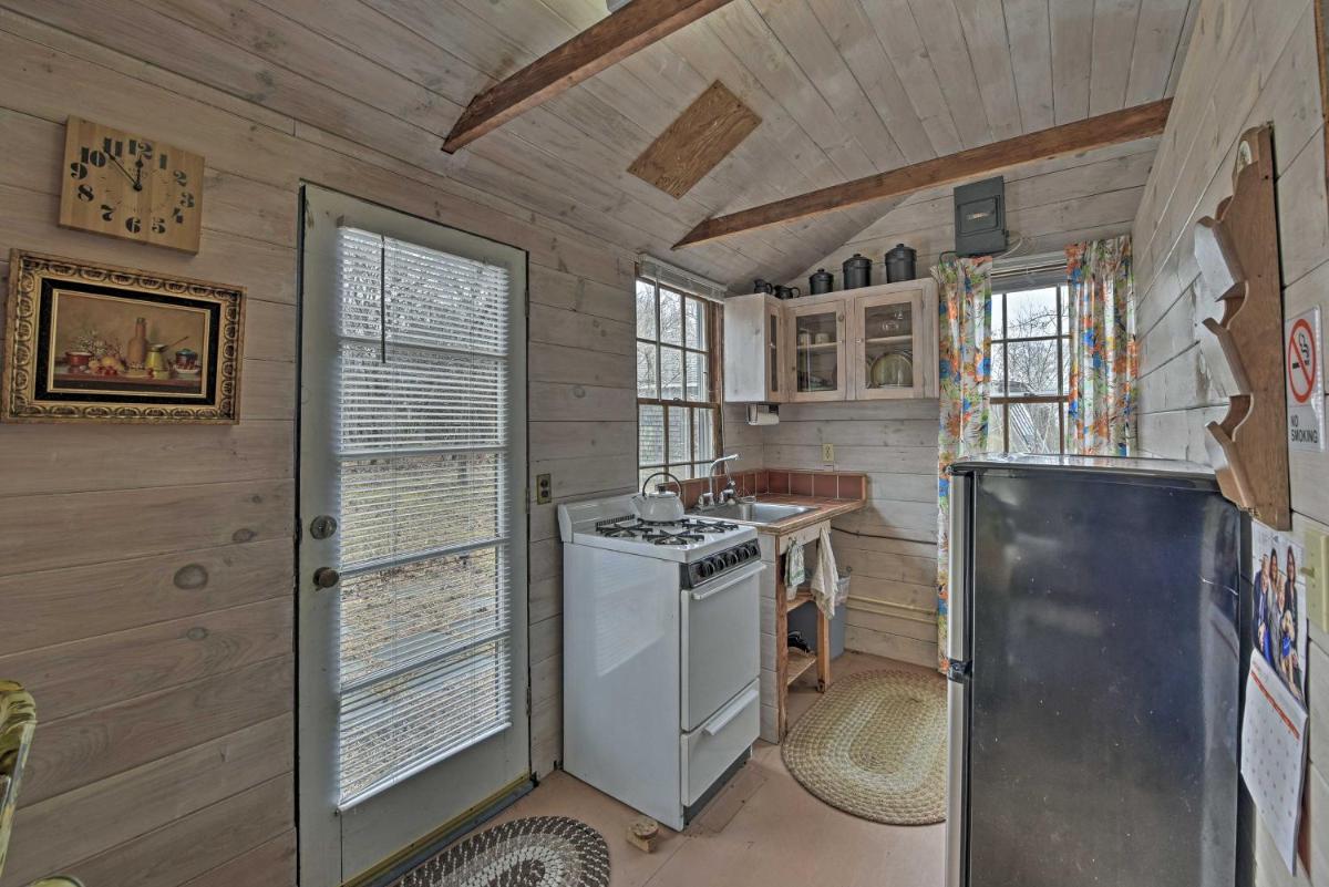 Cozy Cottage on Marthas Vineyard Less Than 1 Mi to Beaches - image 7