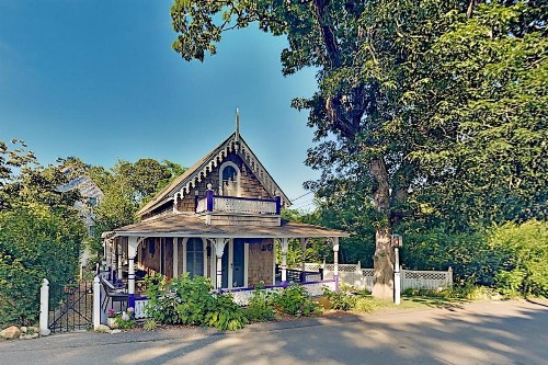 Rent Gingerbread House Marthas Vineyard