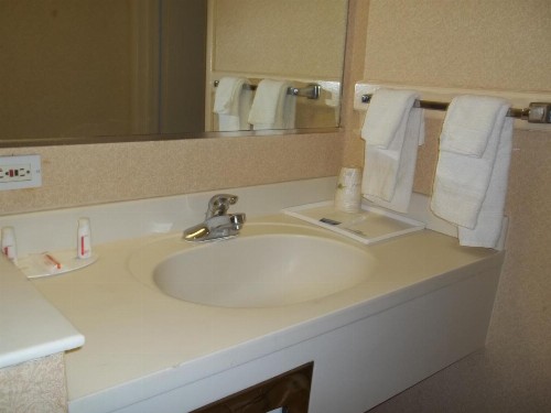 Howard Johnson by Wyndham Virginia Beach - image 36