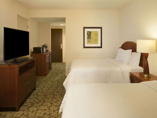 Hilton Garden Inn Virginia Beach Town Center - image 15