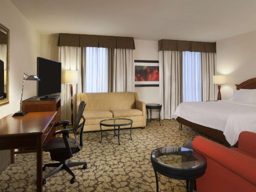 Hilton Garden Inn Virginia Beach Town Center - image 28